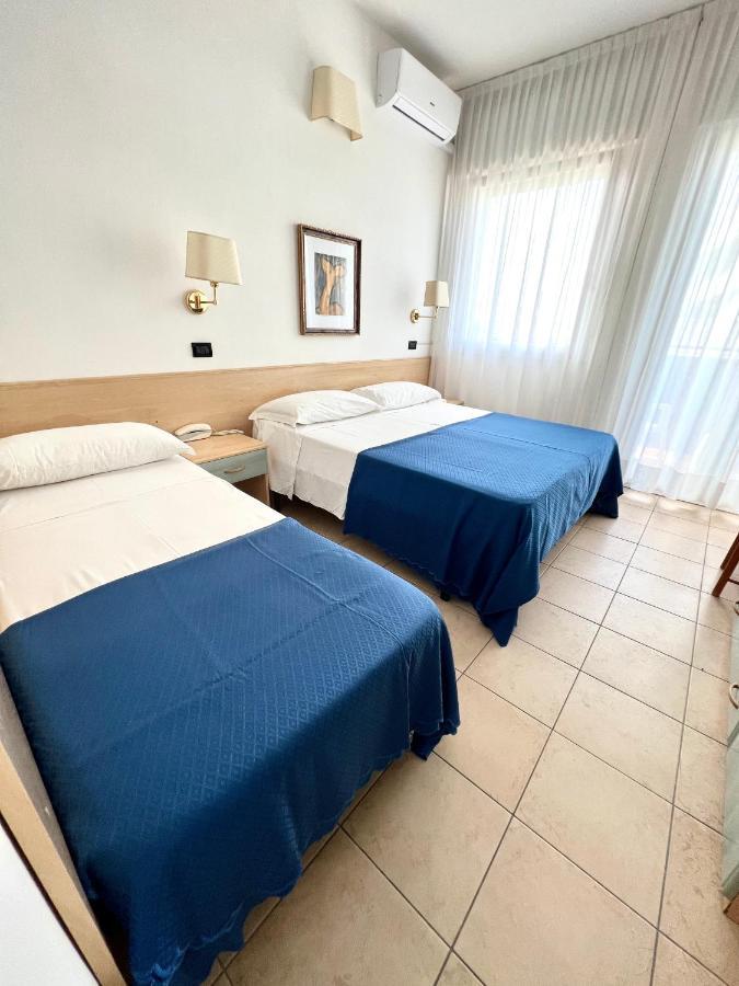 Hotel B&B Montecarlo Milano Marittima Kültér fotó