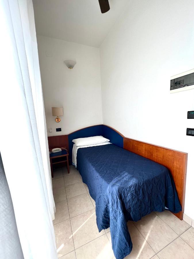 Hotel B&B Montecarlo Milano Marittima Kültér fotó