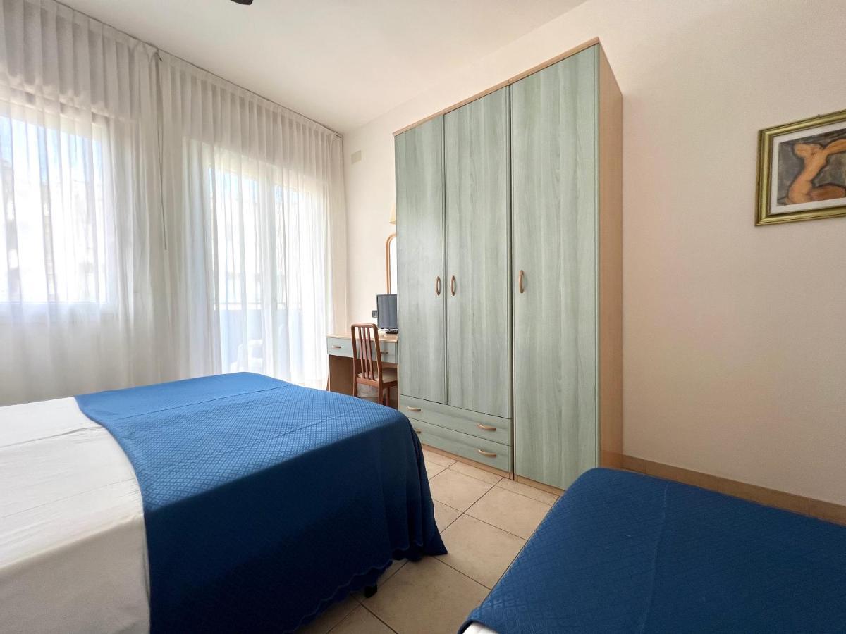 Hotel B&B Montecarlo Milano Marittima Kültér fotó