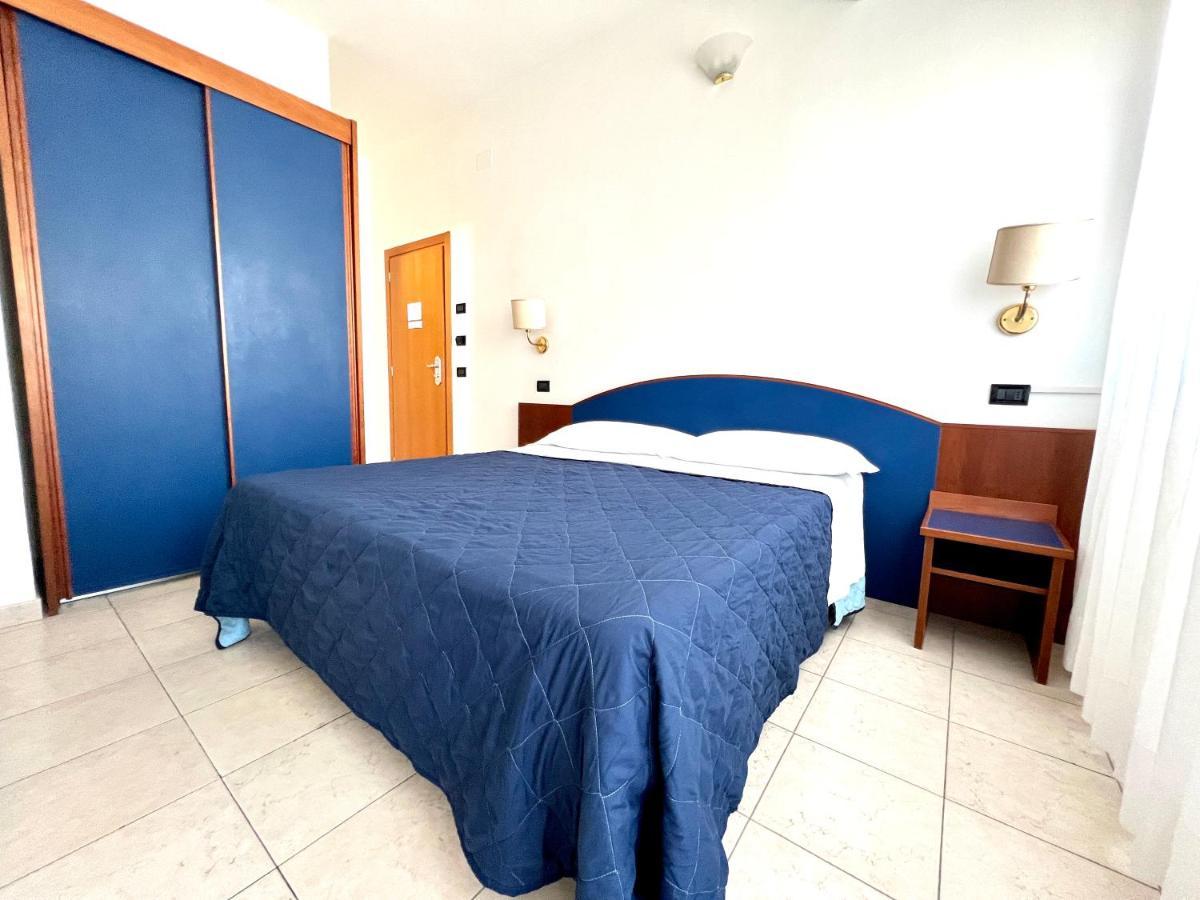Hotel B&B Montecarlo Milano Marittima Kültér fotó