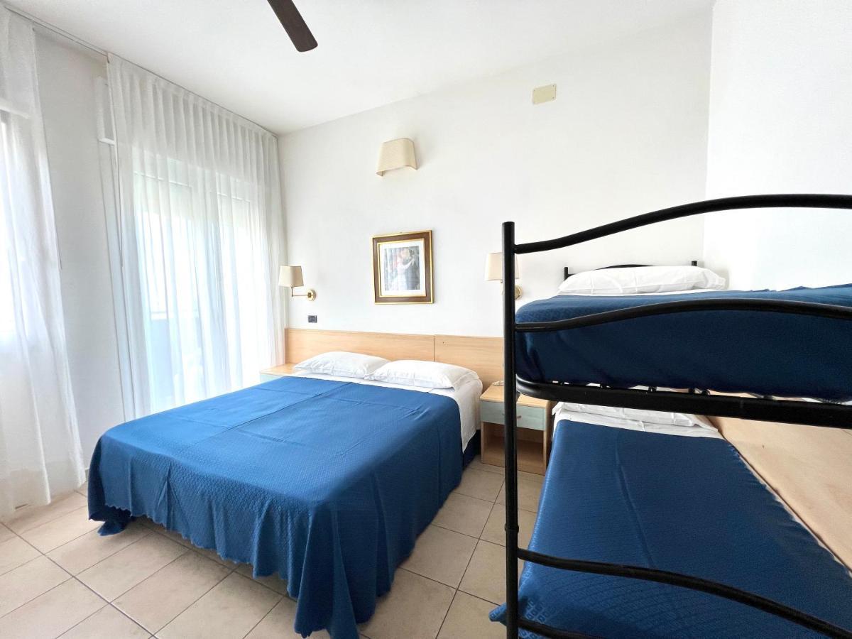 Hotel B&B Montecarlo Milano Marittima Kültér fotó