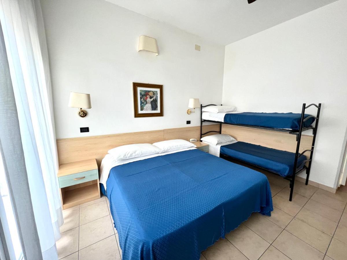 Hotel B&B Montecarlo Milano Marittima Kültér fotó