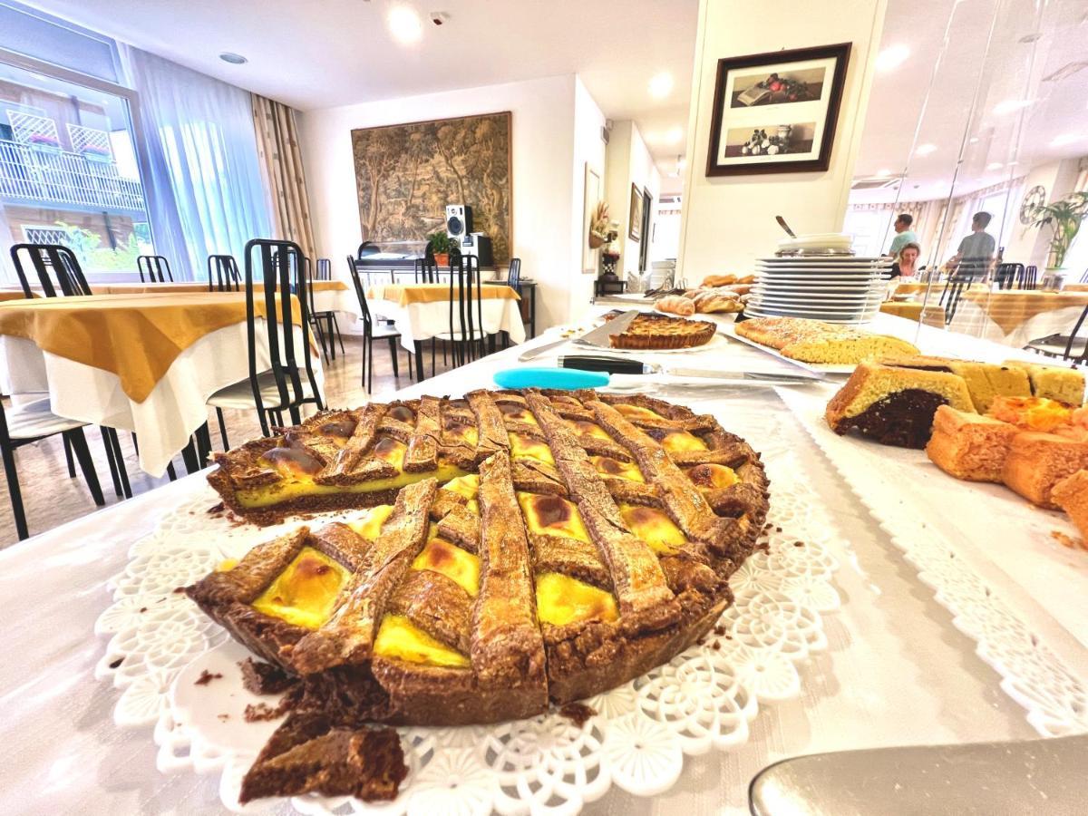 Hotel B&B Montecarlo Milano Marittima Kültér fotó